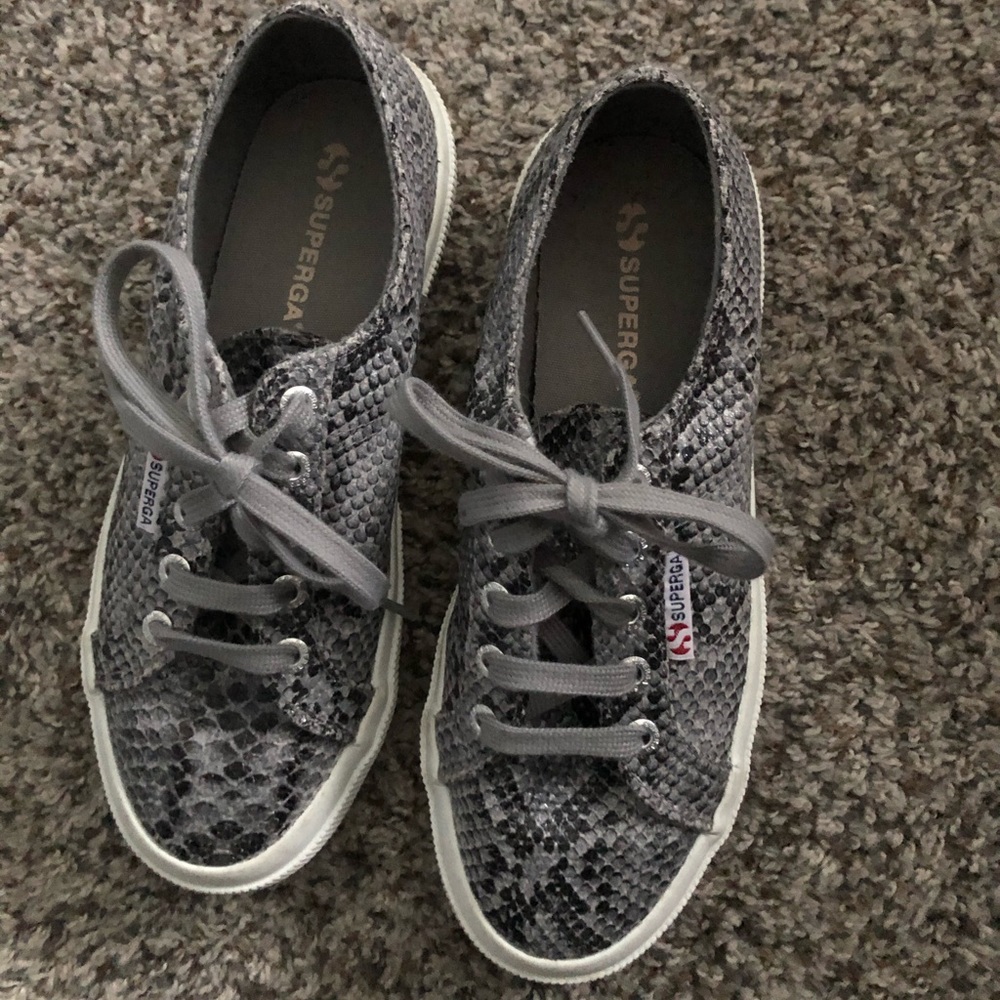 Grey Supergas